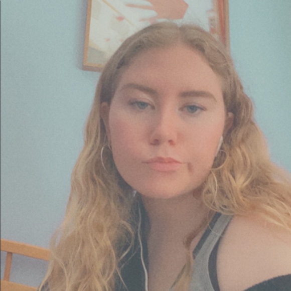 Profile Picture of Abigail Cady (@abigailcady) on Poshmark