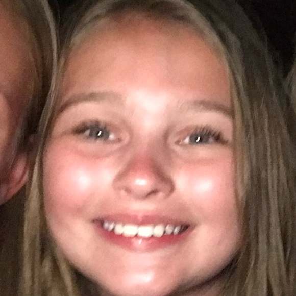 Profile Picture of Linley Fristick (@linley_19) on Poshmark