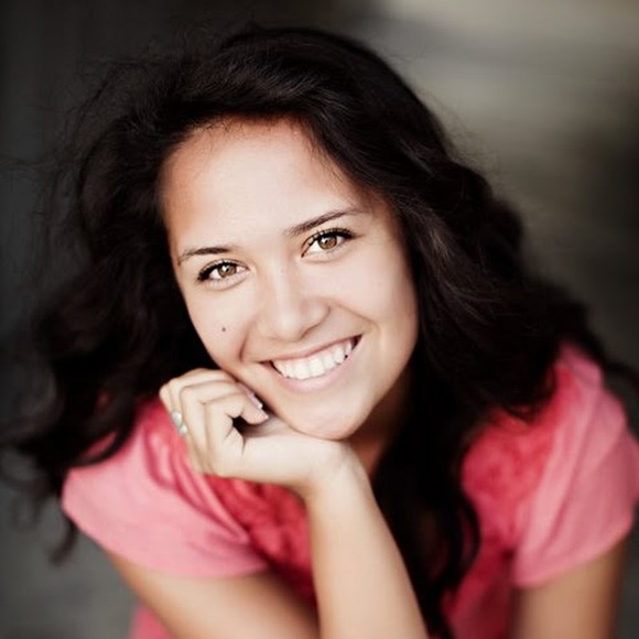 Profile Picture of Alexandra Lindholm (@aalindholm17) on Poshmark