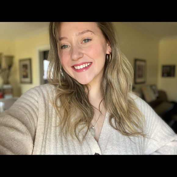 Shauna Moffatt - Poshmark Profile Picture of Shauna Moffatt (@shaunamoffatt_) on Poshmark