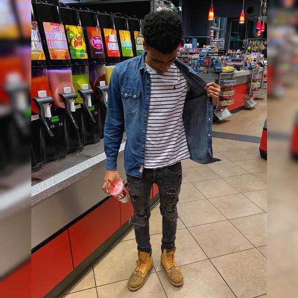 Profile Picture of Sean Ray (@raysean52) on Poshmark