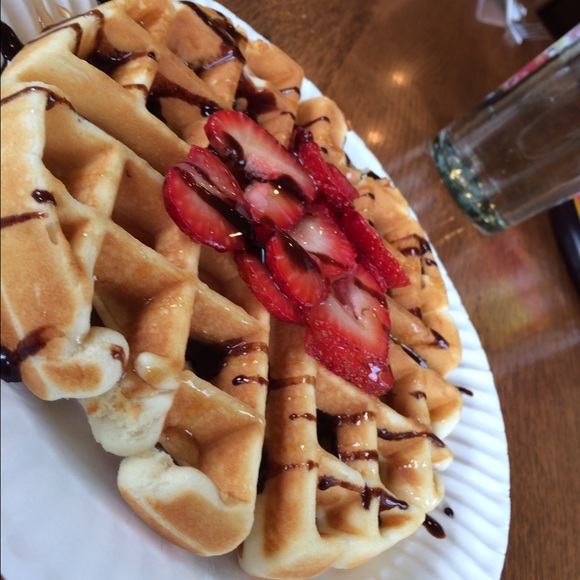 Sophia Becker - Poshmark Profile Picture of Sophia Becker (@sophiebecks) on Poshmark