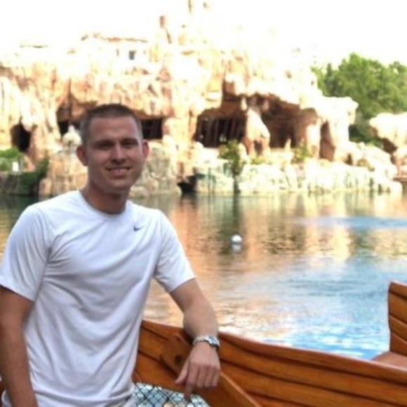 Profile Picture of Mike Stodola (@mjstodola) on Poshmark