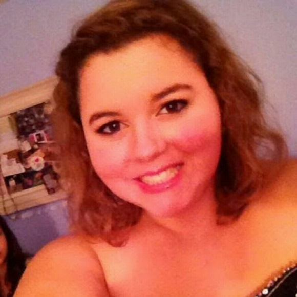 Profile Picture of Sarah Riggins (@xosarahxo95) on Poshmark