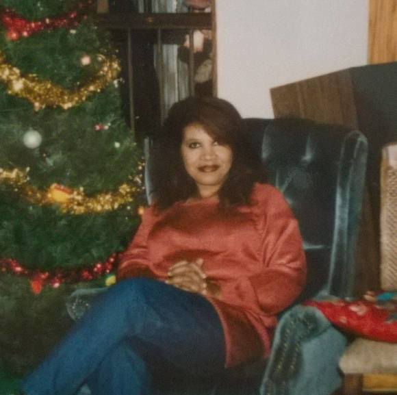 Profile Picture of Beverely Ramirez (@beverelyramirez) on Poshmark