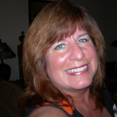 Profile Photo of Darlene Schroeder (@darlinss) on Twitter