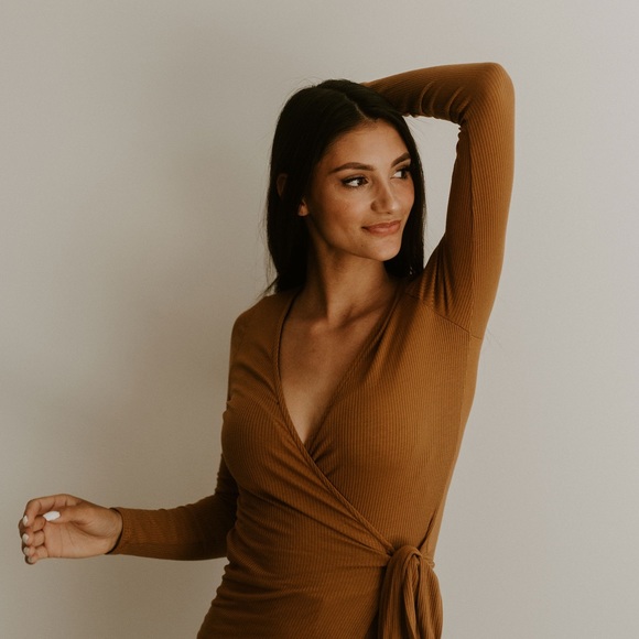 Profile Picture of Amber Castoreno (@amberfashion24) on Poshmark