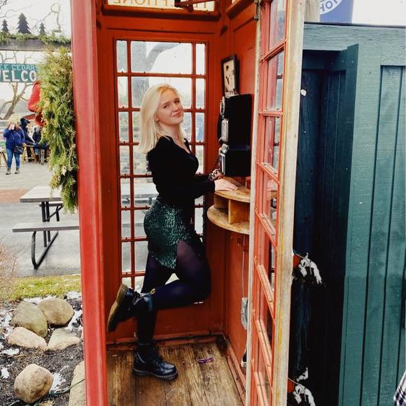 Annaliisa Nuorala - Poshmark Profile Picture of Annaliisa Nuorala (@annanuorala) on Poshmark