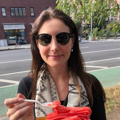 Profile Picture of Vivian Schneider (@viviancsch) on Twitter