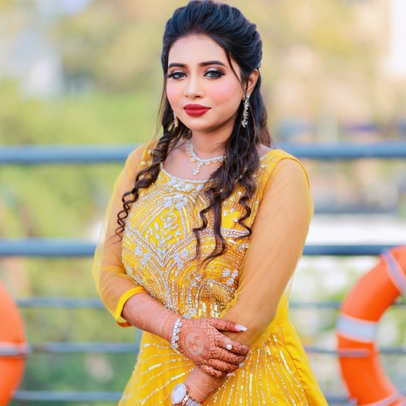 Profile Picture of Supriya Das (@supriyadas8910) on Poshmark