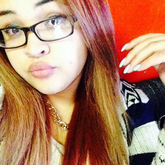 Profile Picture of Berniece Ortiz (@_eveyxo) on Poshmark