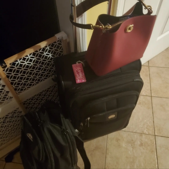 Lynda Lennon - Poshmark Profile Picture of Lynda Lennon (@llennon1113) on Poshmark