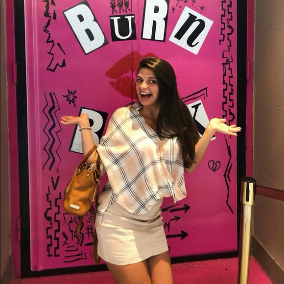 Profile Picture of Jacqi Needle (@jacqineedle) on Poshmark