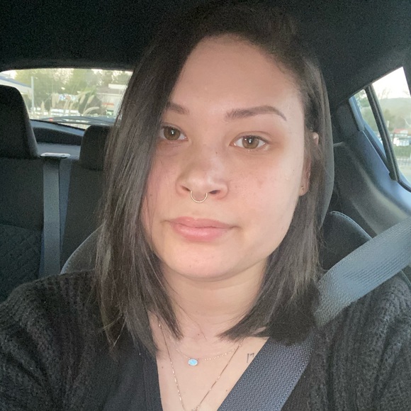 Profile Picture of Krystyana Molzen (@kpriela) on Poshmark
