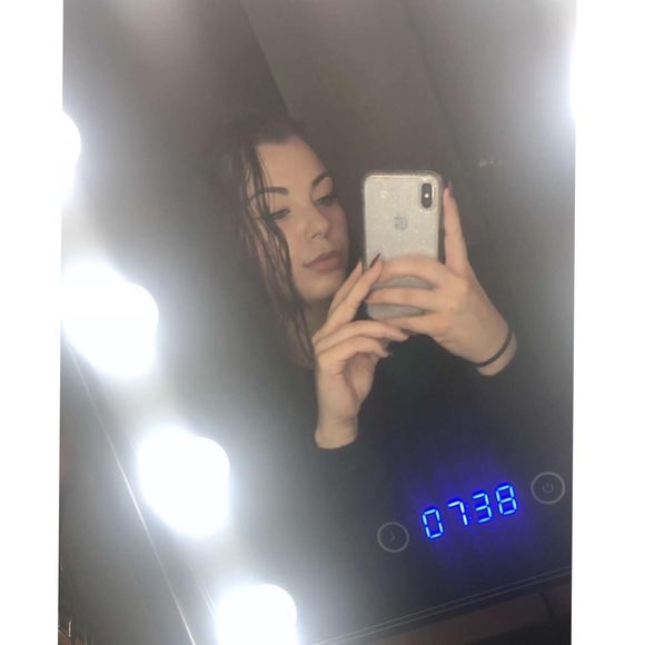 Baylee Peterson - Poshmark Profile Picture of Baylee Peterson (@bayleepeterson2) on Poshmark