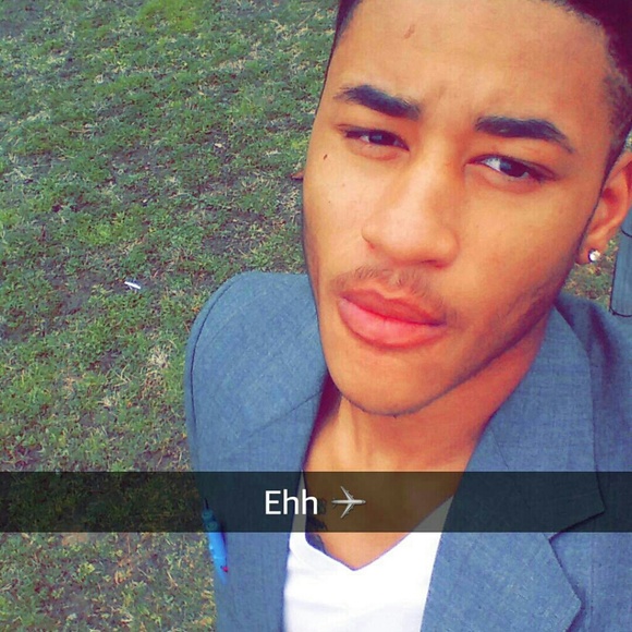 Profile Picture of Stepfon Benns (@kingbenns) on Poshmark