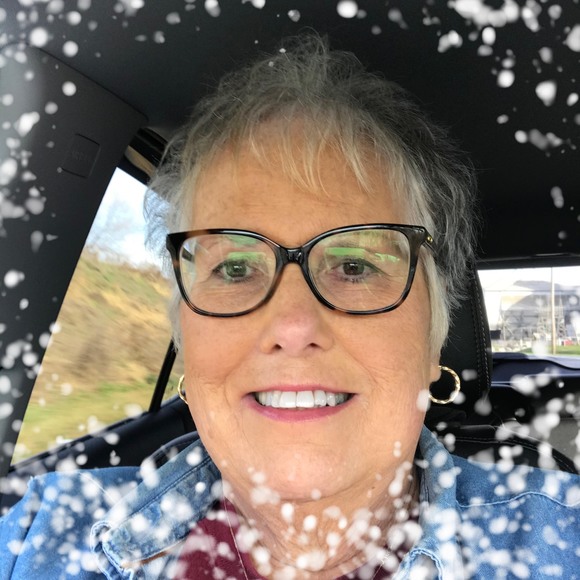 Profile Picture of Sue Messinger (@jmess51) on Poshmark