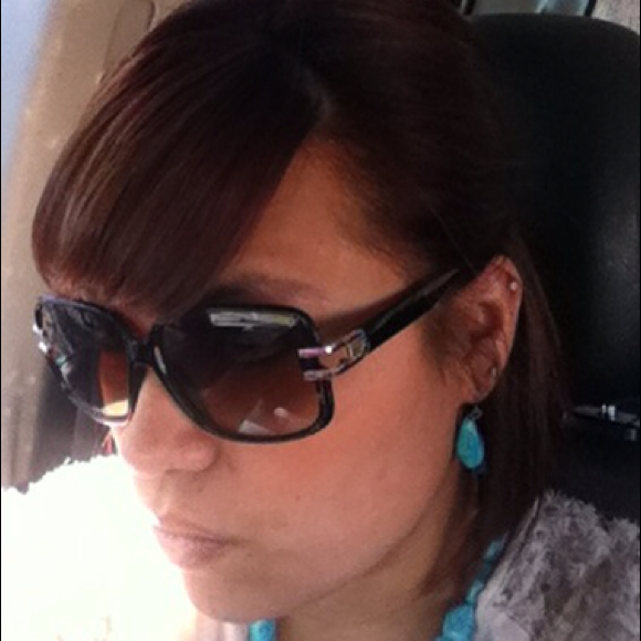 Profile Picture of Mayra Farfan (@mfarfan86) on Poshmark