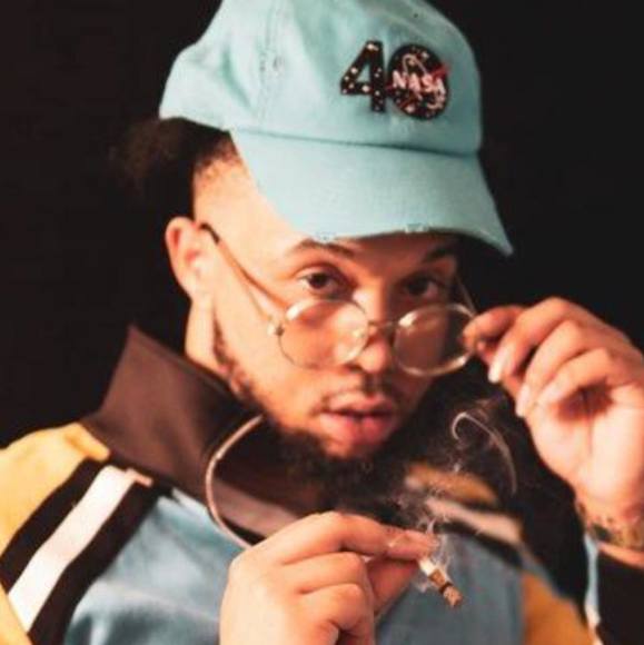 Profile Picture of Ladarius Smith (@ladaysmith) on Poshmark