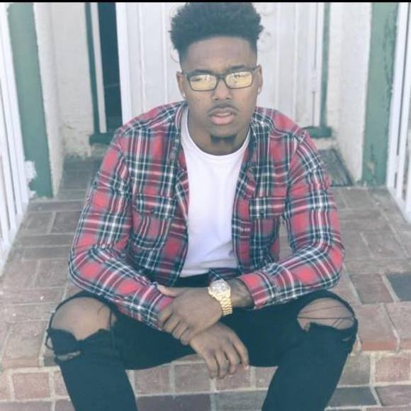 Profile Picture of Justin Allmond (@allmondjustin) on Poshmark