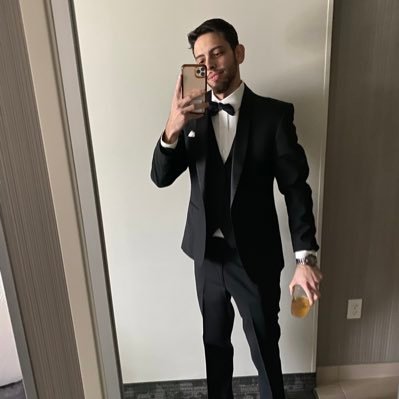 Profile Picture of Andrew Thomas (@therealflyat) on Twitter