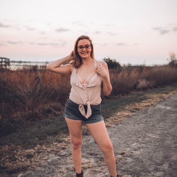 Profile Picture of Monica Atton (@hearts5060) on Poshmark