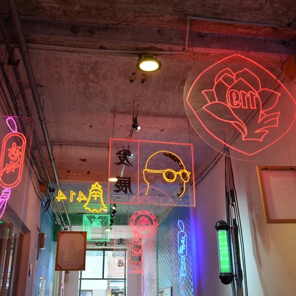 Profile Picture of Andrew Zhao (@iandrewzhao) on Poshmark