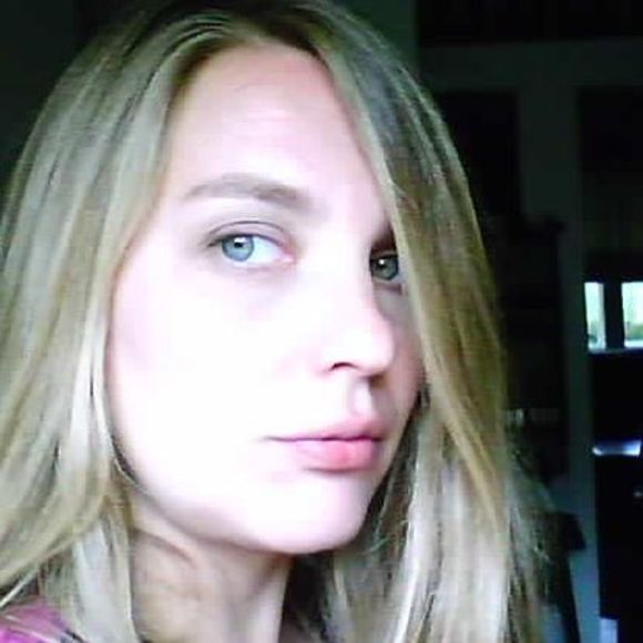 Profile Picture of Heidi Pitt engel (@heidengel) on Poshmark