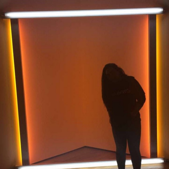 Profile Picture of Lara Dias (@gayfordays) on Poshmark