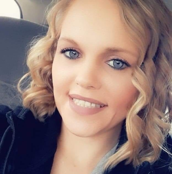 Profile Picture of Stephanie Fulton (@stephanieful991) on Poshmark