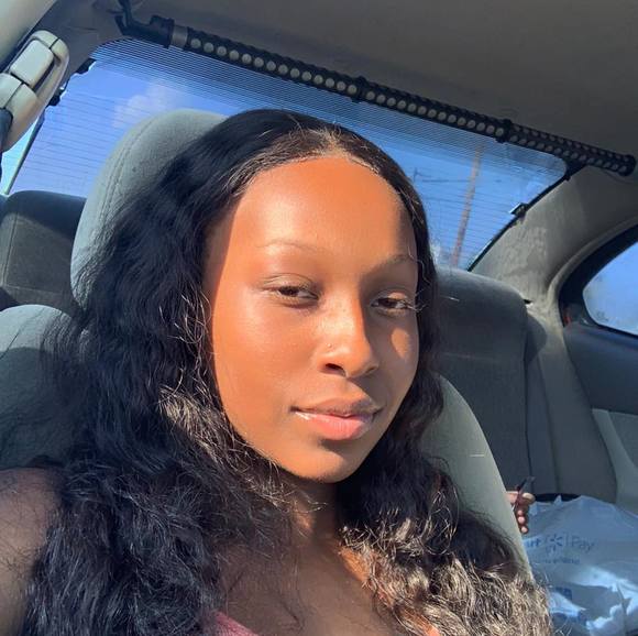 Profile Picture of Tori Monroe (@wanda_g) on Poshmark