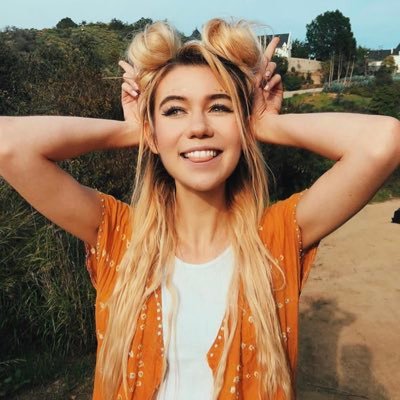 Profile Picture of — Jessie Paege As Flowers 🍂 (@flowerspaege) on Twitter