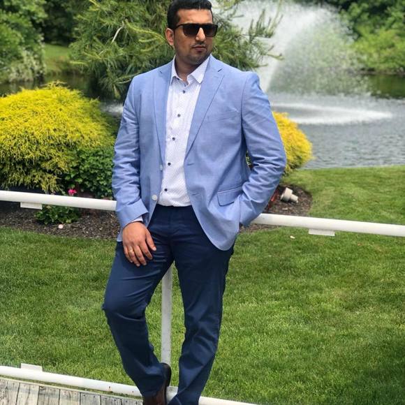 Profile Picture of Robin Abraham (@robbey121) on Poshmark