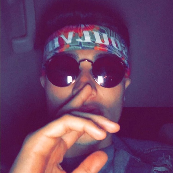 Antonio Sandosandoval - Poshmark Profile Picture of Antonio Sandosandoval (@asandoval15) on Poshmark