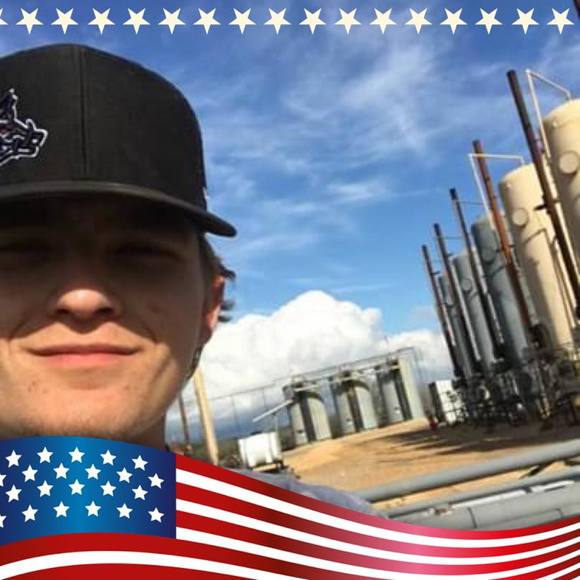 Profile Picture of Cain Ermine (@cainermine) on Poshmark