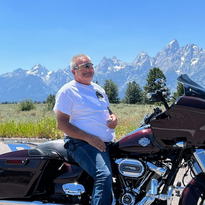 Profile Picture of johngalitz (@johngalitz) on Tiktok