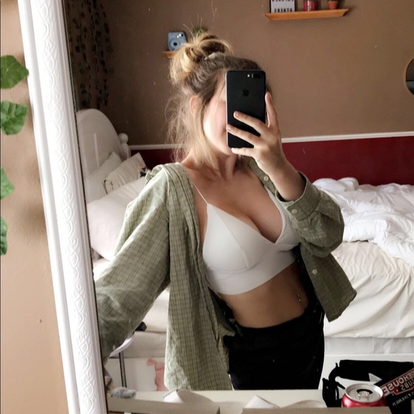 Profile Picture of Annie Byersmith (@anne1212) on Poshmark