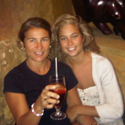 Profile Picture of Kate Fryer (@KateFryer) on Twitter