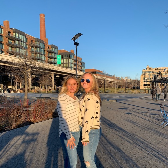 Profile Picture of Bailey Guessford (@baileyguessford) on Poshmark