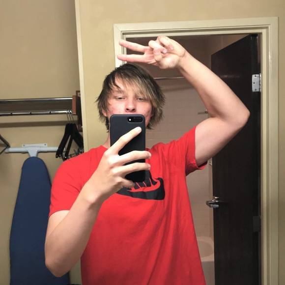 Profile Picture of Alexander Steckelberg (@al3x9281) on Poshmark