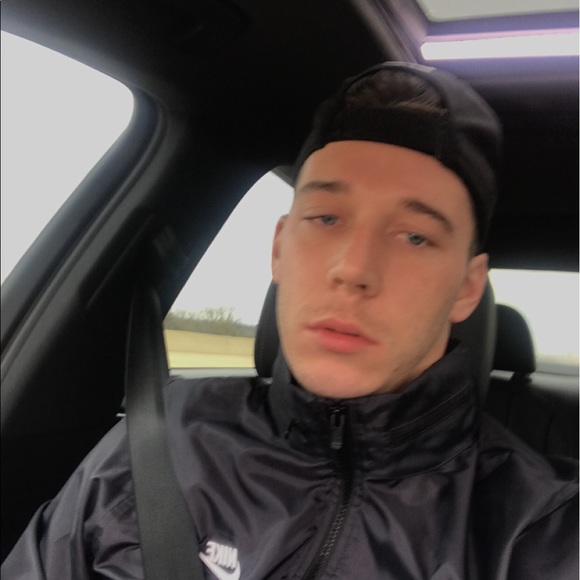 Profile Picture of Blake Hollier (@joeblakeho) on Poshmark