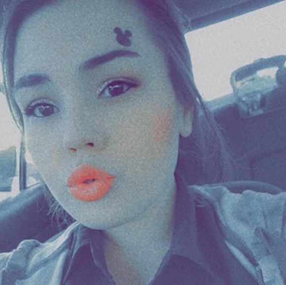 Profile Picture of Angel Gable (@angelgable13) on Poshmark