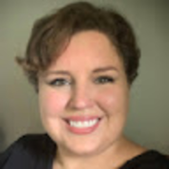 Profile Picture of Erin Wallace (@edwallace614) on Poshmark