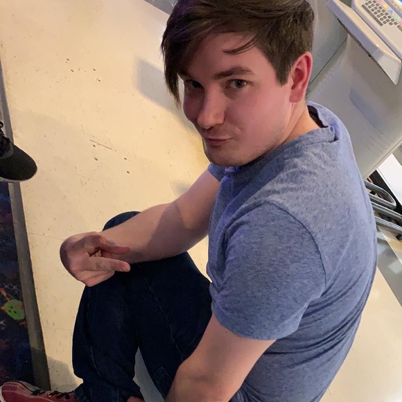 Profile Picture of Andrew Lockaby (@rosesalwayswilt) on Poshmark