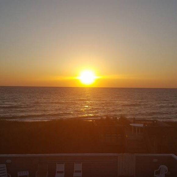 Profile Picture of Sally Niedermeyer (@sniedermeyer) on Poshmark