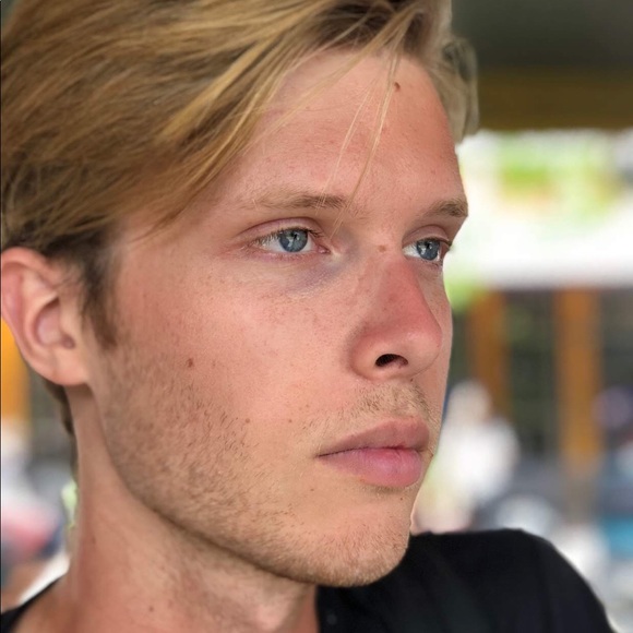 Profile Picture of Brian Crump (@crumpbrian) on Poshmark