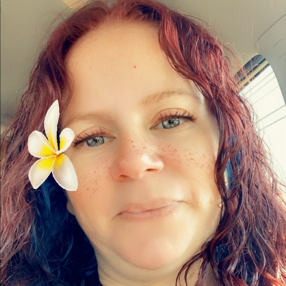 Profile Picture of Daniela Chandler (@danielac) on Poshmark