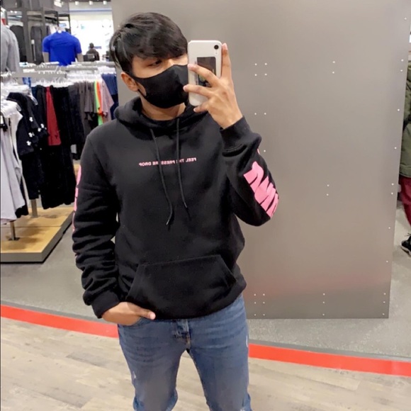 Profile Picture of Nohel Ahmed (@nohelahmed) on Poshmark