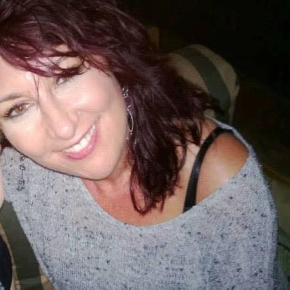 Profile Picture of Karen Mcclarty (@kjmcclarty) on Poshmark