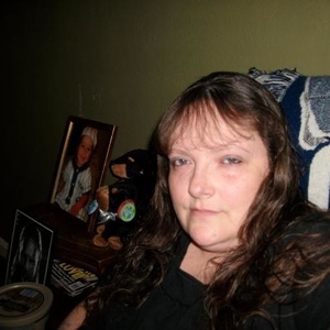 Profile Picture of Debbie Perry (@dezmonsnana) on Myspace